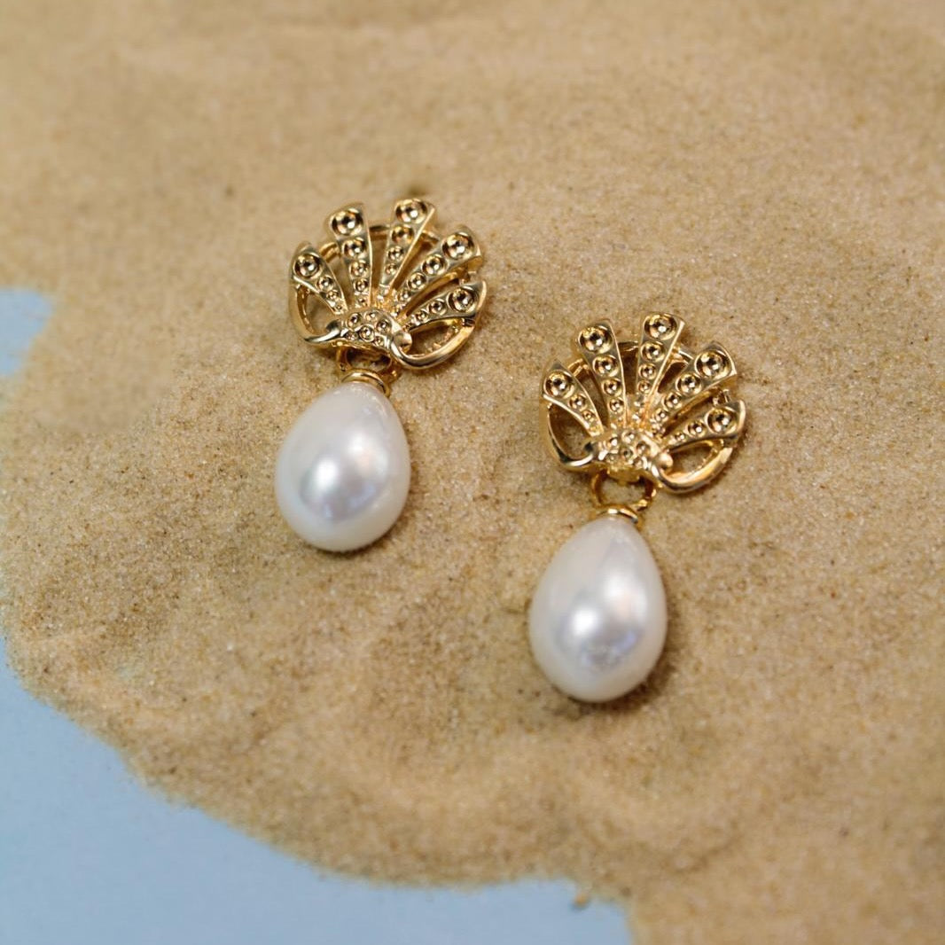 Gold Seashell Pearl Drop Earrings – Beach-Inspired Jewelry for Women