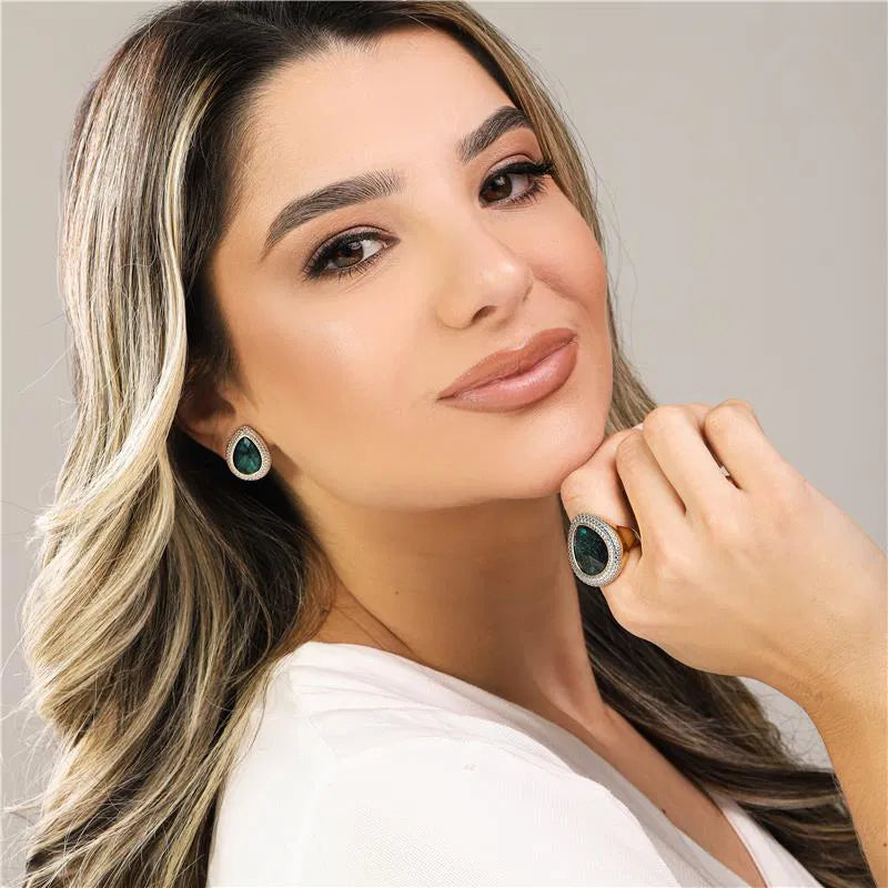 White Rhodium Teardrop Earrings with Emerald Gemstone – Luxury Sparkle