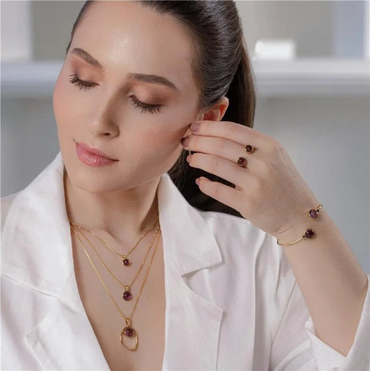 18K gold-plated set of earrings and necklace with amethyst gemstones