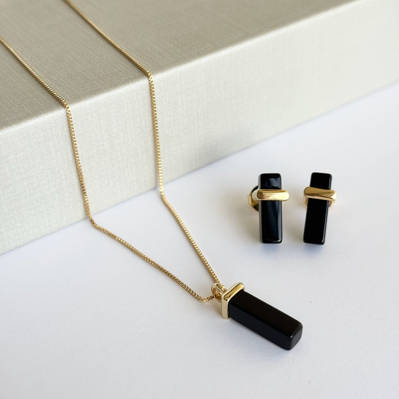 18K Gold-plated set featuring earrings and a pendant