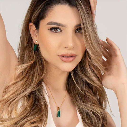 Green Agate Jewelry Set – 18K Gold-Plated Pendant Necklace & Hoop Earrings