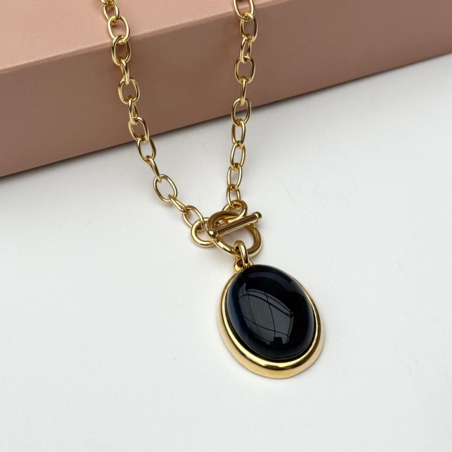 18K gold-plated necklace with black agate stone