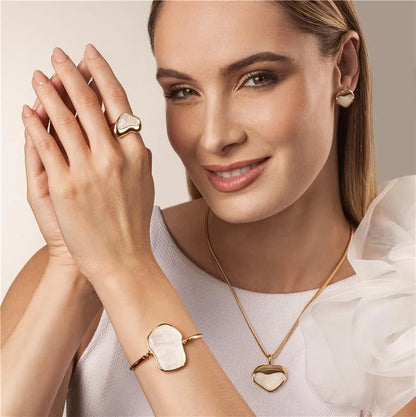 18K gold-plated stud heart-shaped earrings with fragmented gemstone