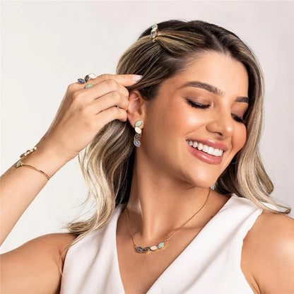 Leaf Hair Clip with Fragmented Gemstones – Nature-Inspired Accessory for Women