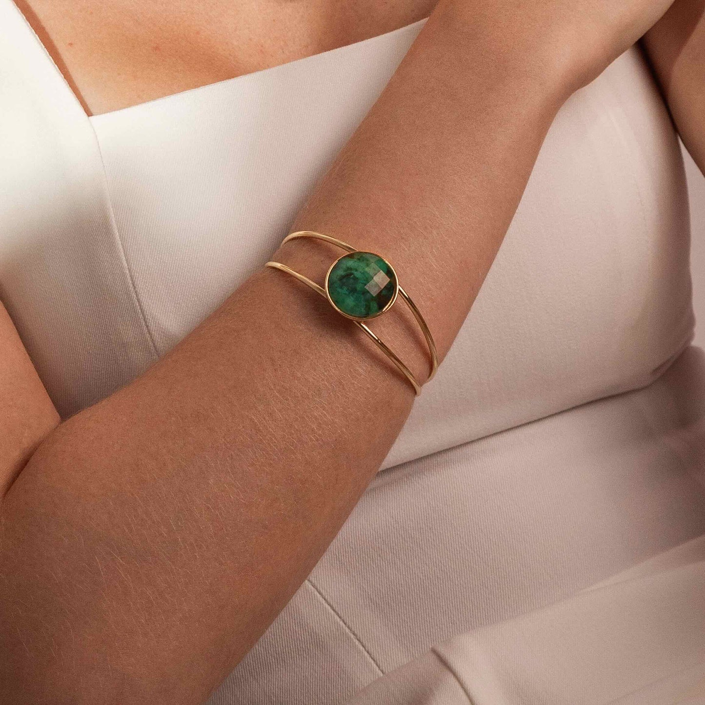 18K gold-plated bracelet with emerald gemstone