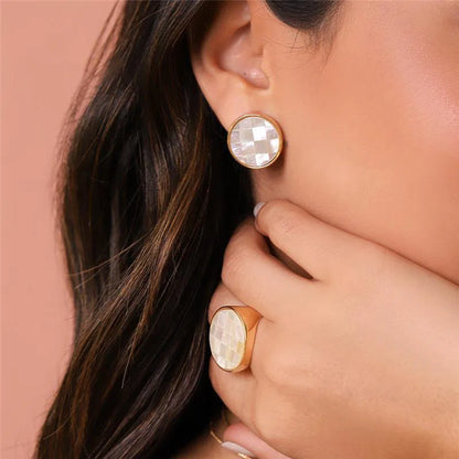 Mosaic Mother of Pearl Gold Ring – Elegant Statement Jewelry