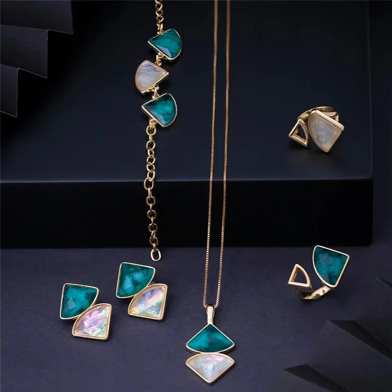 18K Gold-plated drop earrings with emerald gemstone