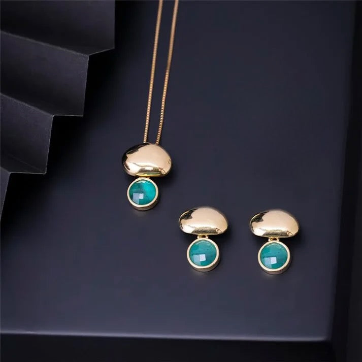 18K gold-plated set with necklace and earrings crafted with emerald gemstones