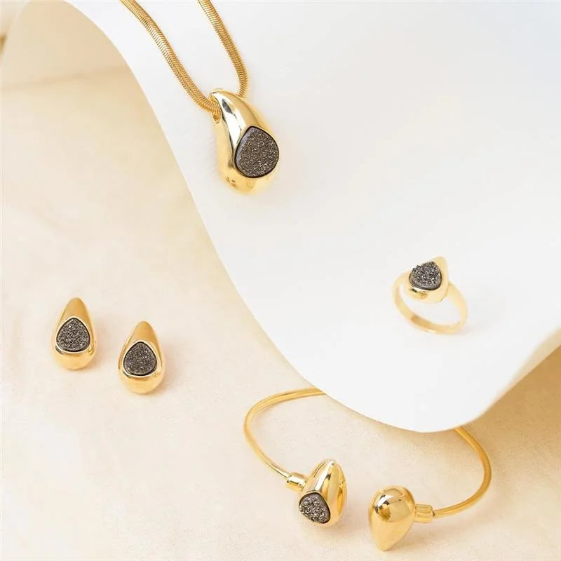 18K gold-plated set of earrings and necklace with titanium
