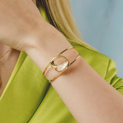 18K Gold-Plated Bangle Bracelet with Natural Sea Shell Gemstone – Elegant Jewelry for Women