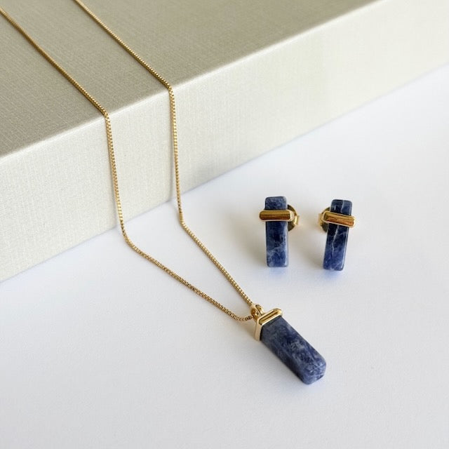 18K Gold-plated set featuring earrings and a pendant