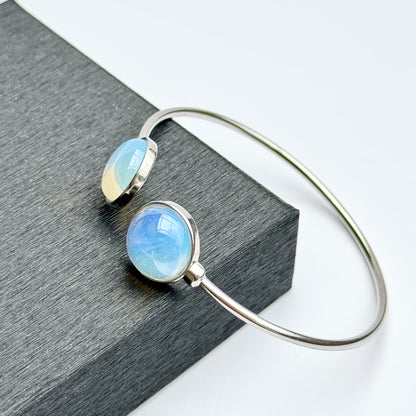 Rhodium-plated bracelet with pearl opaline stone