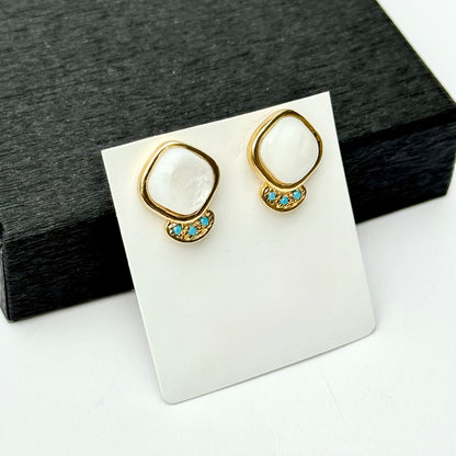 18K gold-plated stud earrings with mother-of-pearl stone