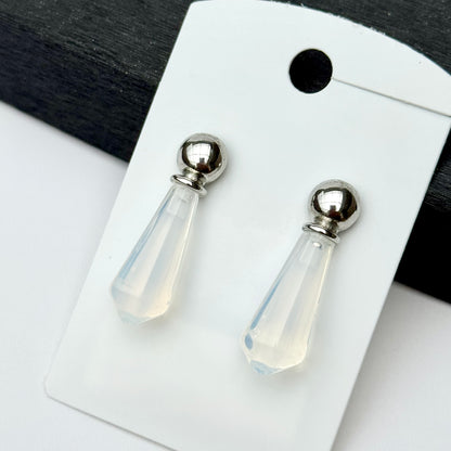 Rhodium-plated drop earrings with opaline stone
